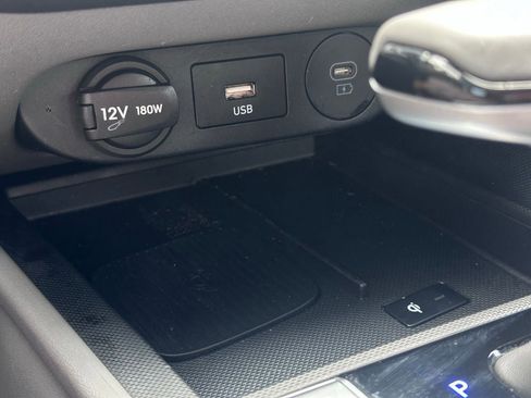 Used 2025 Hyundai Elantra Sport FWD image 30