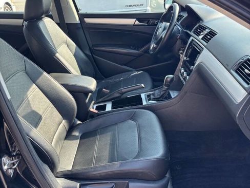 Used 2012 Volkswagen Passat 2.5 SE image 12