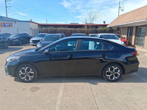 Used 2019 Kia Forte LXS image 8