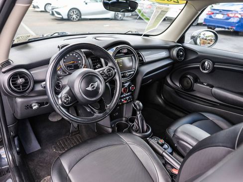 Used 2017 MINI Cooper 2-Door Hardtop image 2