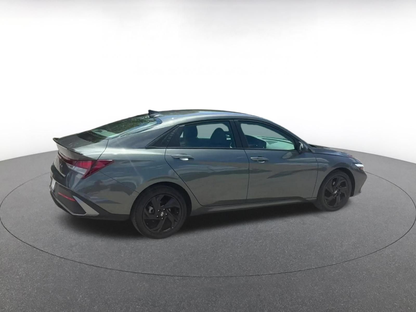Used 2026 Hyundai Elantra Sport FWD image 14