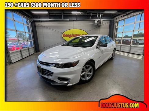 Used 2018 Chevrolet Malibu LS FWD image 1