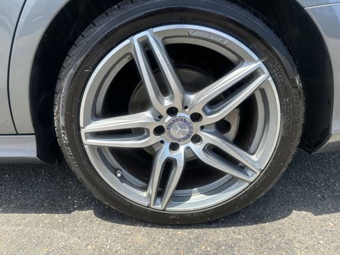 Used 2017 Mercedes-Benz E 300 4MATIC image 21
