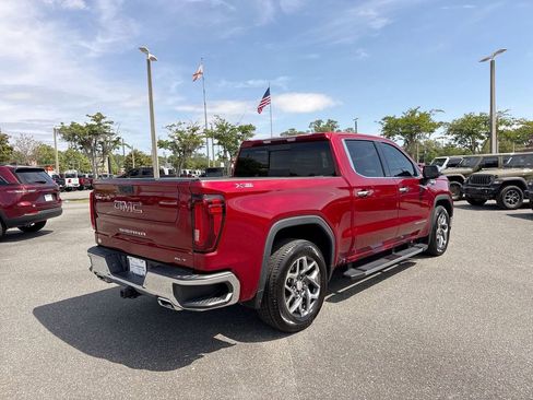 Used 2022 GMC Sierra 1500 SLT w/ SLT Premium Plus Package AWD/4WD image 3