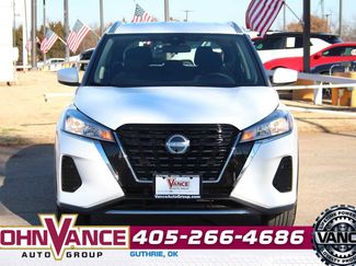 Used 2022 Nissan Kicks SV video 2