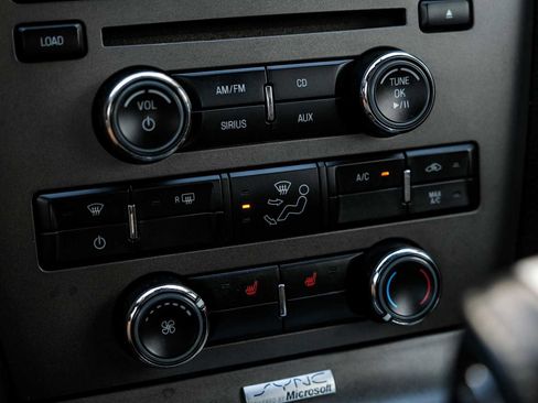 Used 2013 Ford Mustang Premium image 21