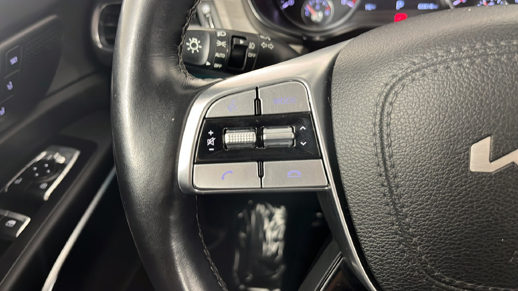 Used 2022 Kia Telluride SX w/ SX Prestige Package AWD/4WD image 25