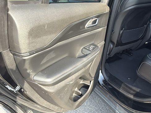Used 2025 Jeep Grand Cherokee Altitude AWD/4WD image 23