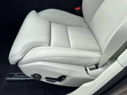 New 2026 Volvo XC60 B5 Ultra w/ Climate Package image 21