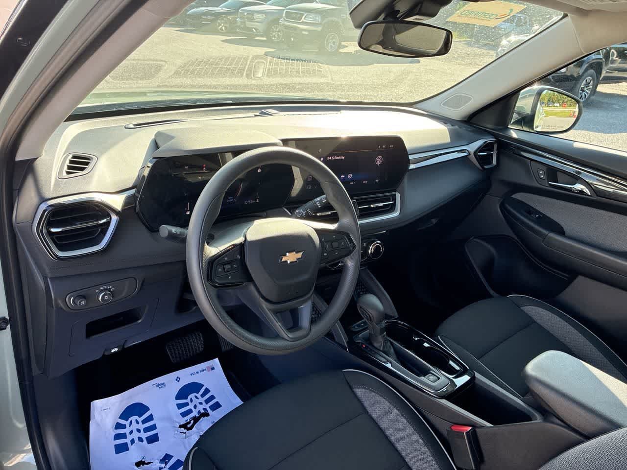 Used 2025 Chevrolet TrailBlazer LT FWD image 10