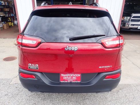 Used 2016 Jeep Cherokee Sport w/ Cold Weather Group AWD/4WD image 16
