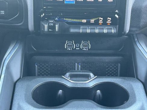 Used 2025 RAM 2500 Laramie AWD/4WD image 21