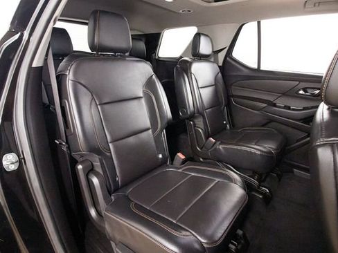 Used 2018 Chevrolet Traverse LT w/ LPO, 'HIT The Road' Package image 23