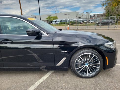 Used 2022 BMW 530e xDrive 530e iPerformance w/ Premium Package image 9