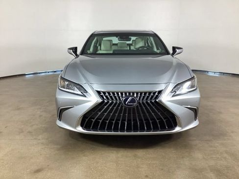 Used 2022 Lexus ES 300h w/ Premium Package FWD image 3