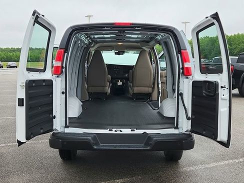 New 2026 Chevrolet Express 3500 RWD image 13