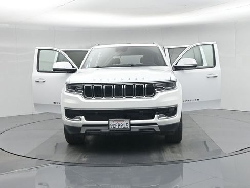 Used 2022 Jeep Wagoneer Series III w/ Premium Group I image 41