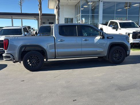 Used 2025 GMC Sierra 1500 Elevation image 4