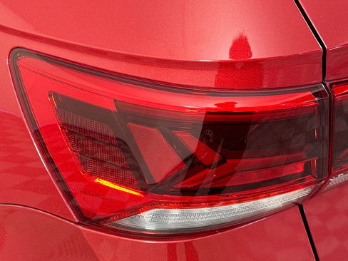 Used 2022 Volkswagen Taos SE image 35