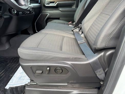 Used 2025 Chevrolet Silverado 2500 LT w/ Convenience Package image 14