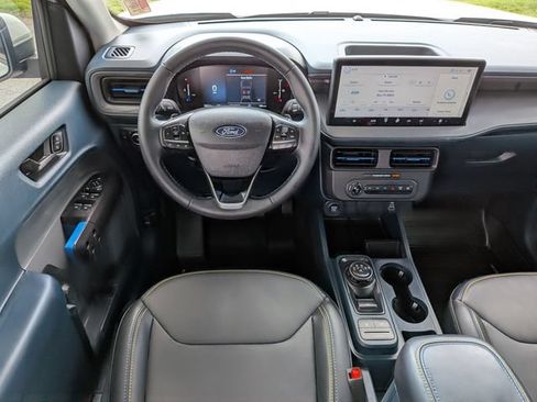 Used 2025 Ford Maverick Lobo AWD/4WD image 30