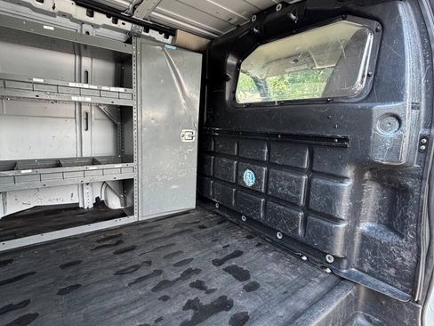 Used 2017 Chevrolet Express 2500 RWD image 15