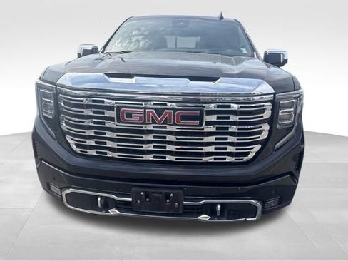 Used 2024 GMC Sierra 1500 Denali w/ Technology Package AWD/4WD image 3