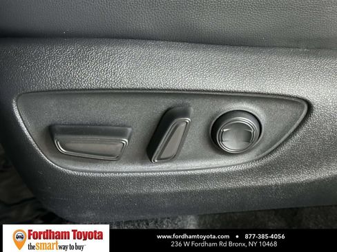 Used 2025 Toyota Highlander XLE image 22