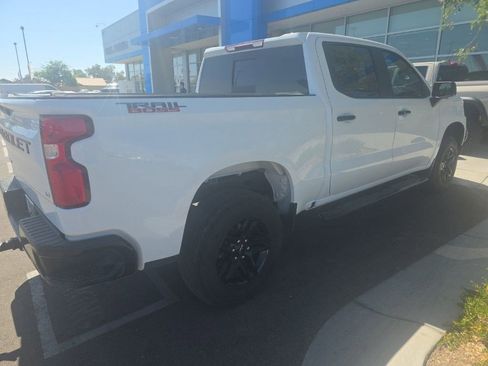 Used 2022 Chevrolet Silverado 1500 LT Trail Boss w/ Convenience Package II AWD/4WD image 9