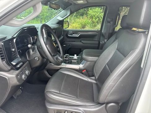 Used 2023 Chevrolet Silverado 1500 LTZ w/ LTZ Premium Package AWD/4WD image 11