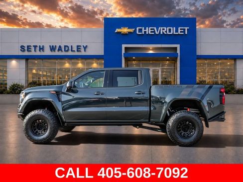 Used 2025 Chevrolet Silverado 1500 LTZ AWD/4WD image 4