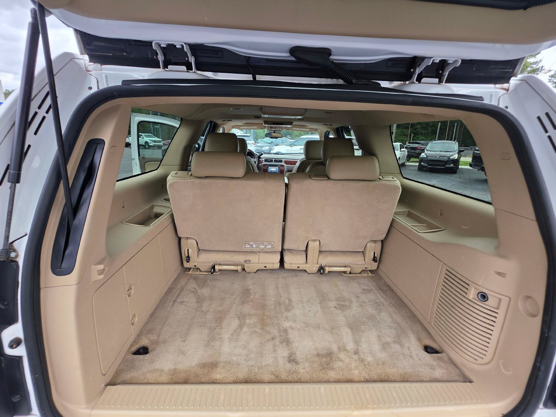 Used 2014 Chevrolet Suburban LTZ AWD/4WD image 11