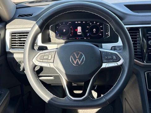 Used 2023 Volkswagen Atlas SE w/ Panoramic Sunroof Package AWD/4WD image 19