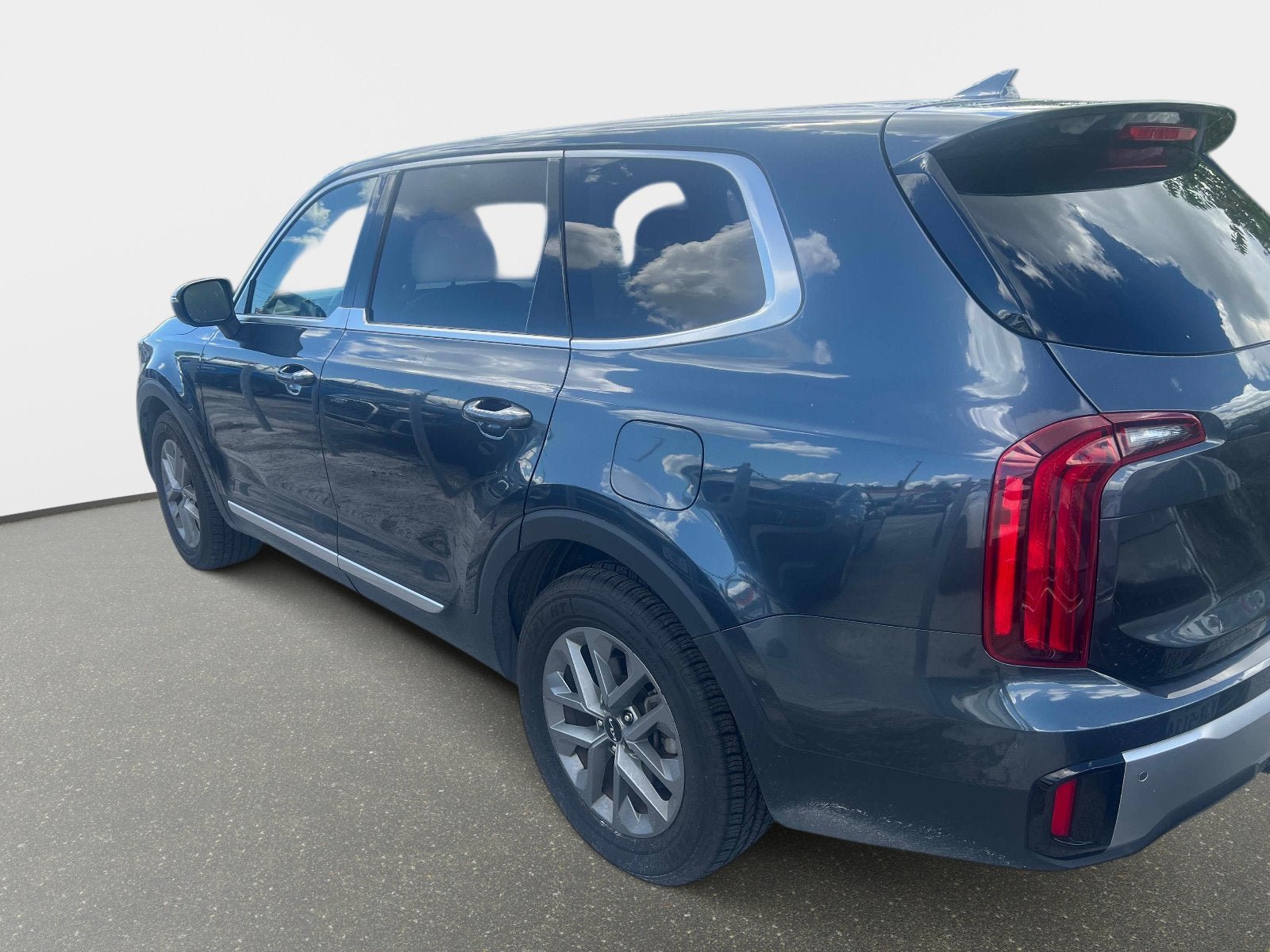 Certified 2023 Kia Telluride LX AWD/4WD image 8