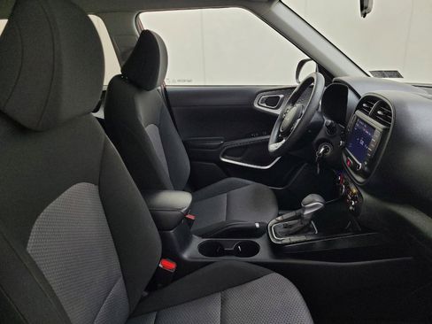Used 2022 Kia Soul LX image 21