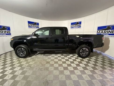 Used 2023 Toyota Tacoma TRD Sport w/ Black Out Package (TMS) image 13