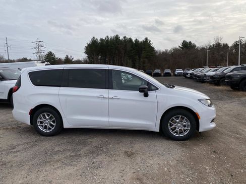 New 2026 Chrysler Voyager LX image 2