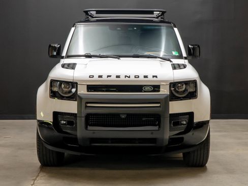 Used 2023 Land Rover Defender 90 X-Dynamic SE AWD/4WD image 10