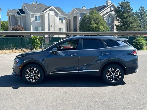 Used 2023 Kia Sportage EX AWD/4WD image 8