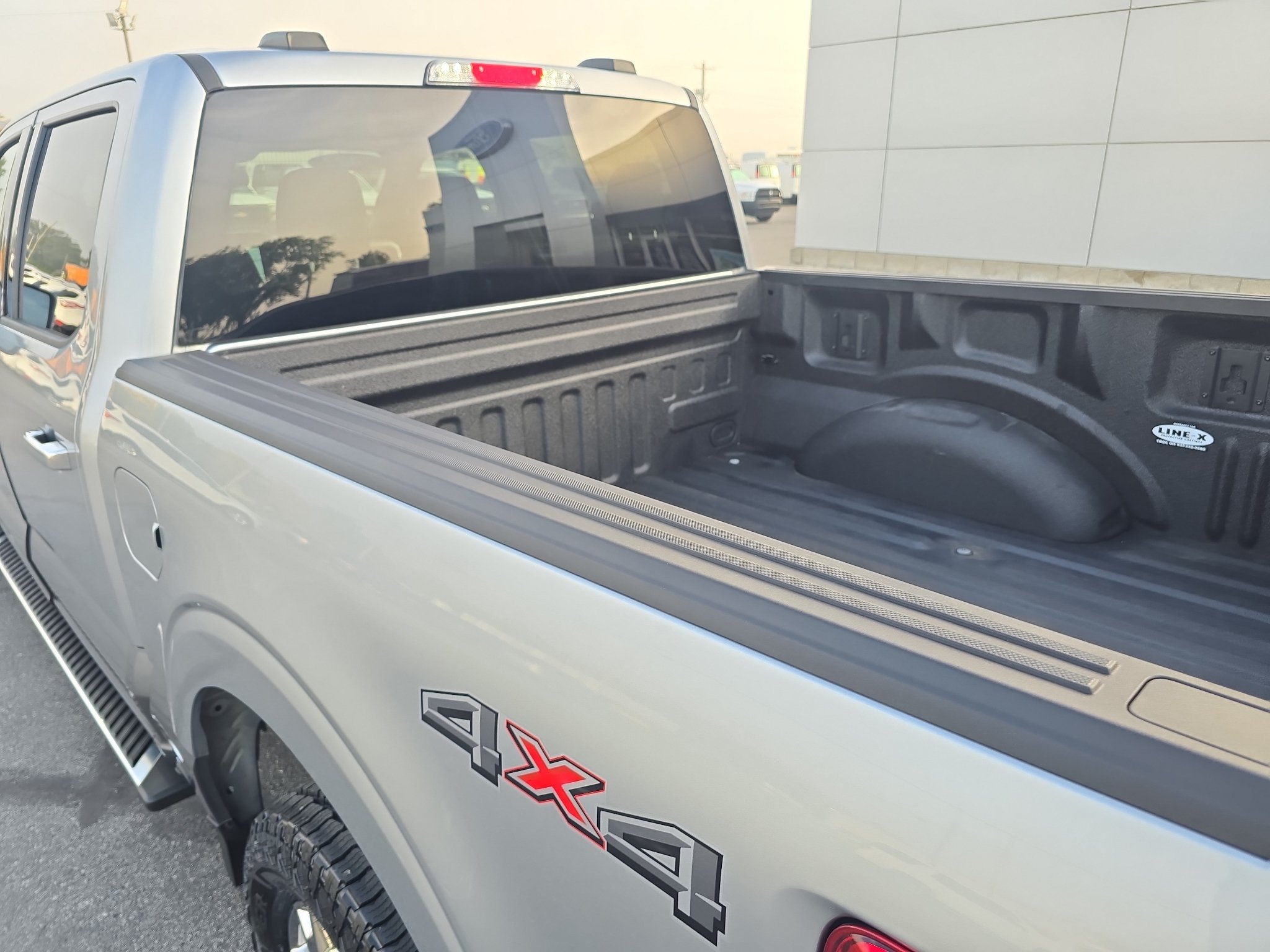 Used 2022 Ford F150 XLT w/ Equipment Group 302A High AWD/4WD image 9