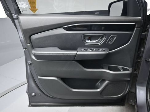 Used 2023 Honda Pilot EX-L image 9