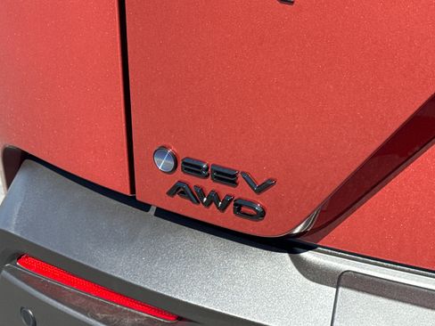New 2026 Toyota C-HR AWD/4WD image 9