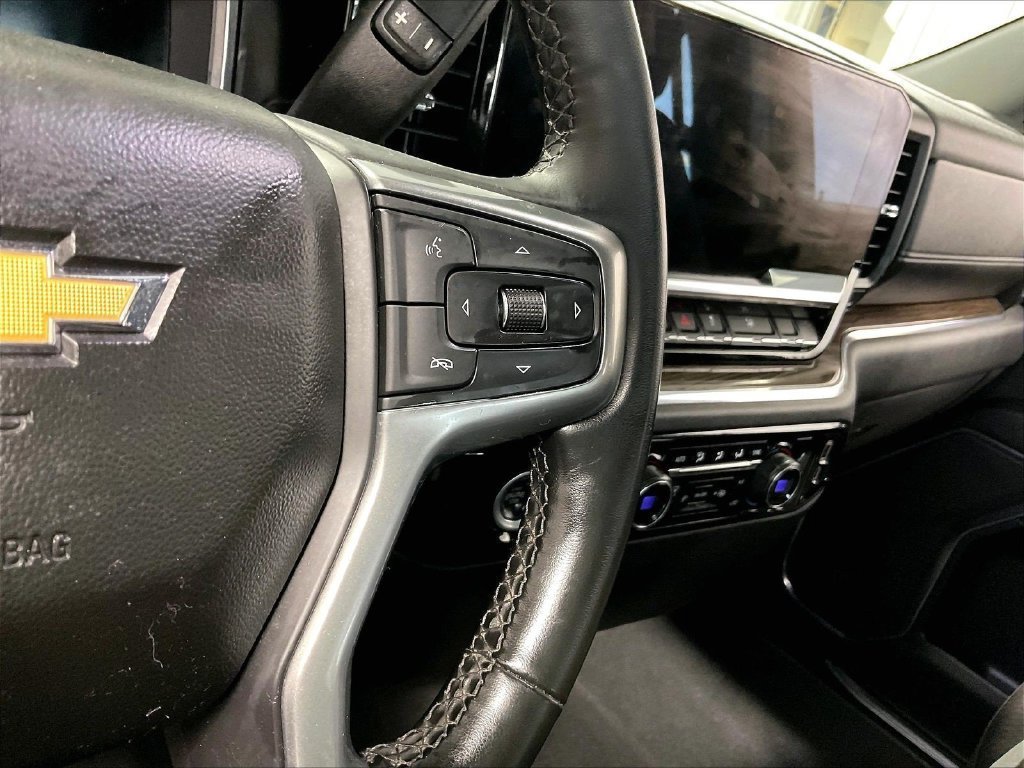 Used 2023 Chevrolet Silverado 1500 LT AWD/4WD image 23