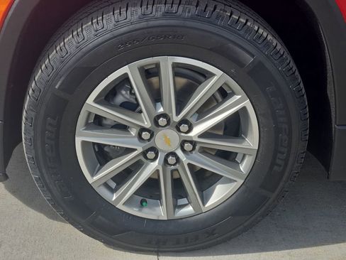 Used 2023 Chevrolet Traverse LT AWD/4WD image 48
