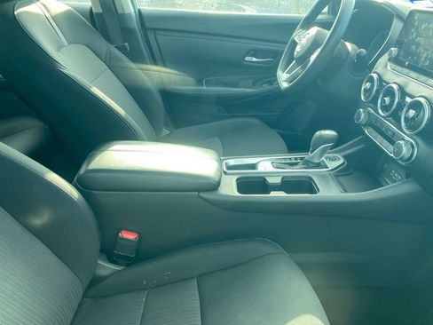 Used 2024 Nissan Sentra SV FWD image 7