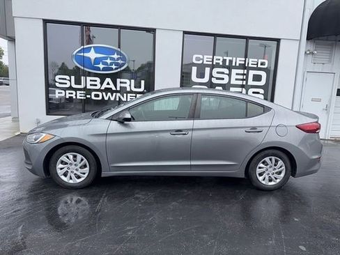 Used 2018 Hyundai Elantra SE FWD image 3
