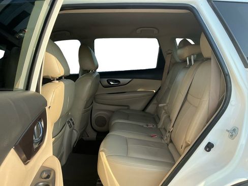 Used 2016 Nissan Rogue SV w/ SV Premium Package FWD image 21