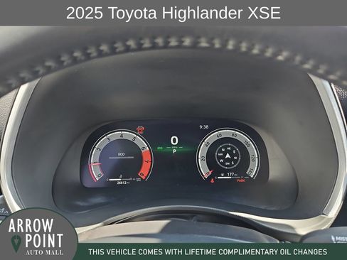Used 2025 Toyota Highlander XSE AWD/4WD image 26