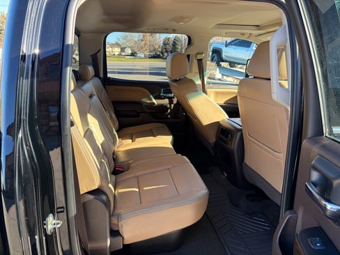 Used 2018 GMC Sierra 2500 Denali image 6