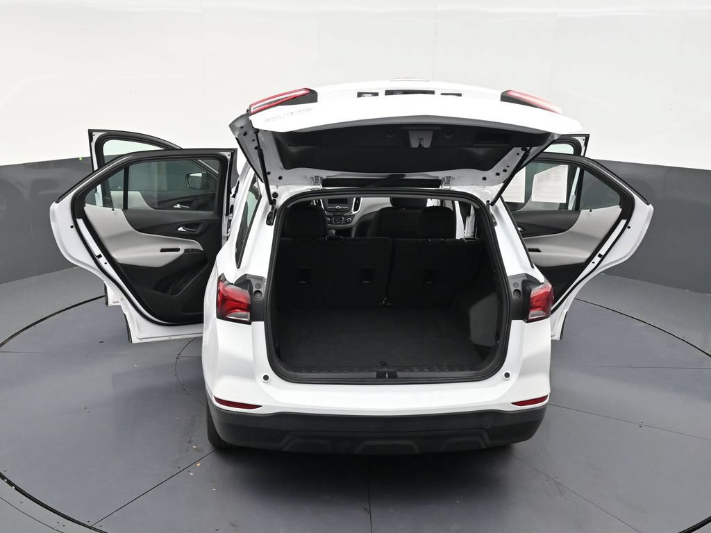 Used 2024 Chevrolet Equinox LS w/ Driver Confidence II Package FWD image 32